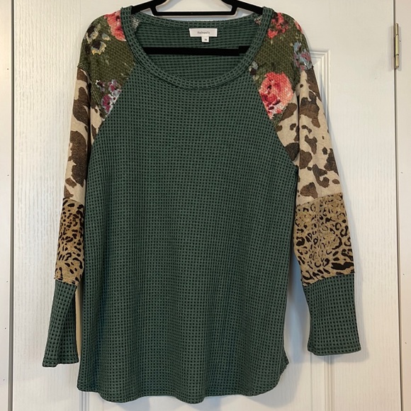 hailey amd company Tops - Ladies 2x long sleeve top